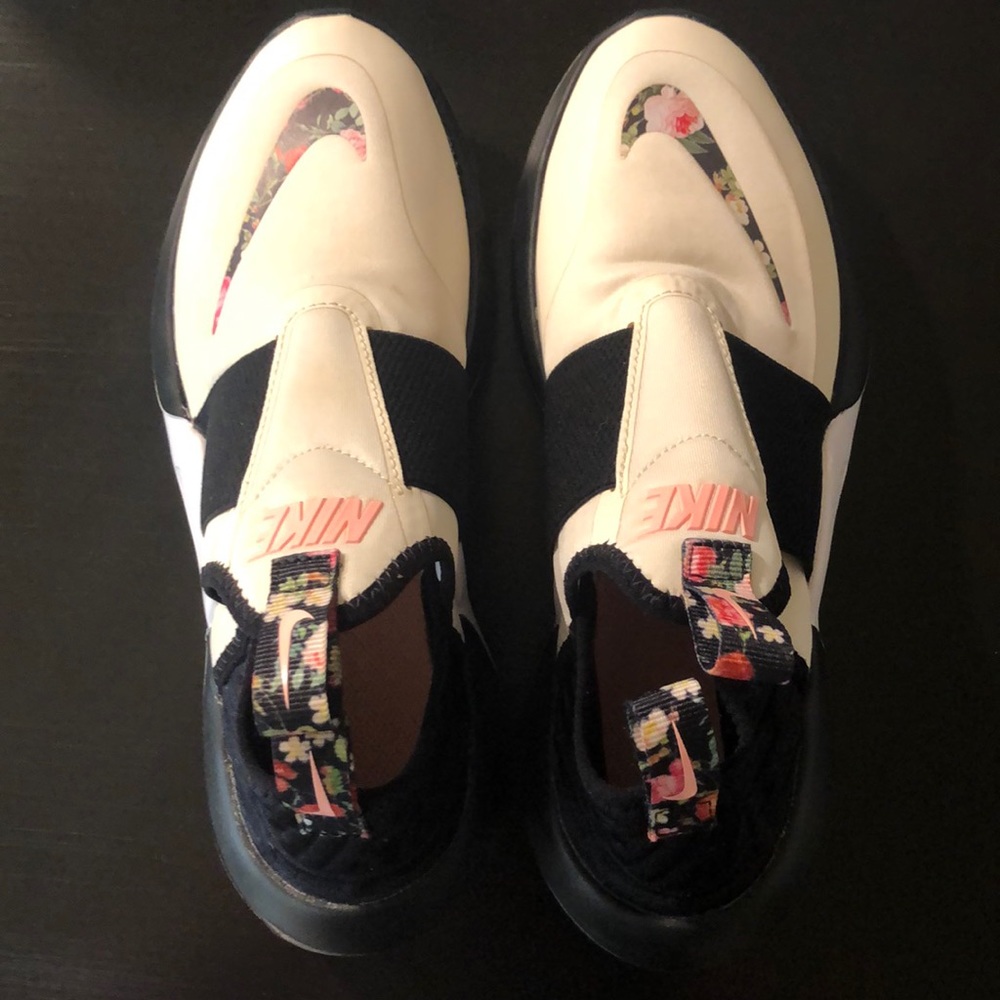 Girls Nike Nitroflo Vintage Floral Sneakers